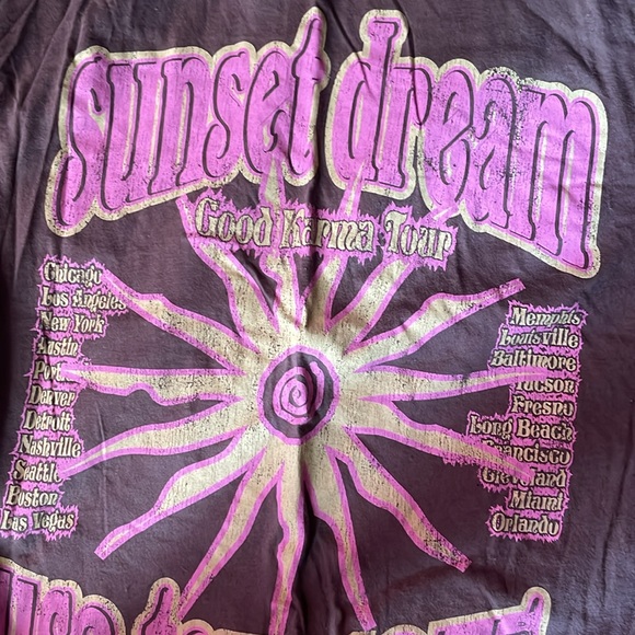 H&M shirt in brown, pink and yellow that suits all. - Picture 2 of 2